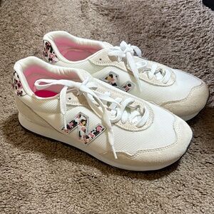 New Balance 515 Women's White with Pink Floral Accents EUC size 10